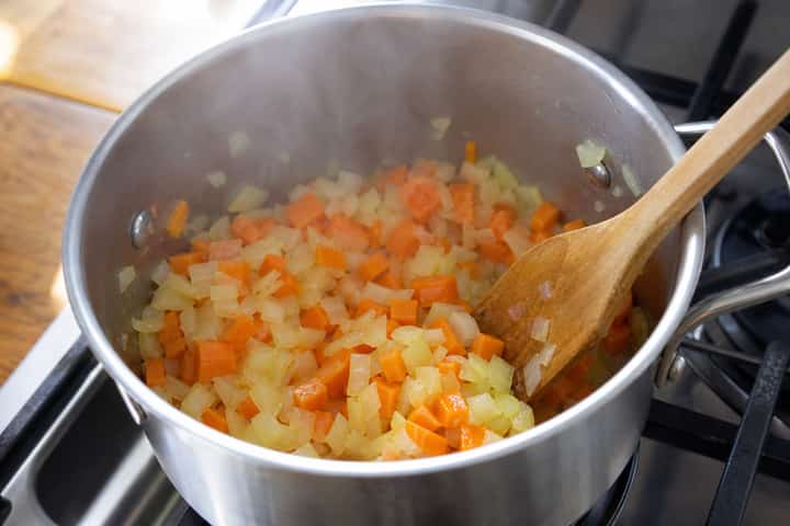 Chicken Pesto Soup Pots cooking step 2: Start cooking.