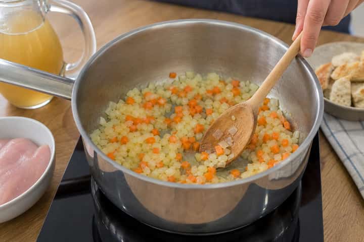 Roast Chicken Soup Pots cooking step 2: Start cooking.