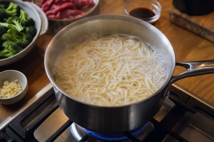 Beef Broccoli Stir Fry cooking step 1: Cook the noodles.