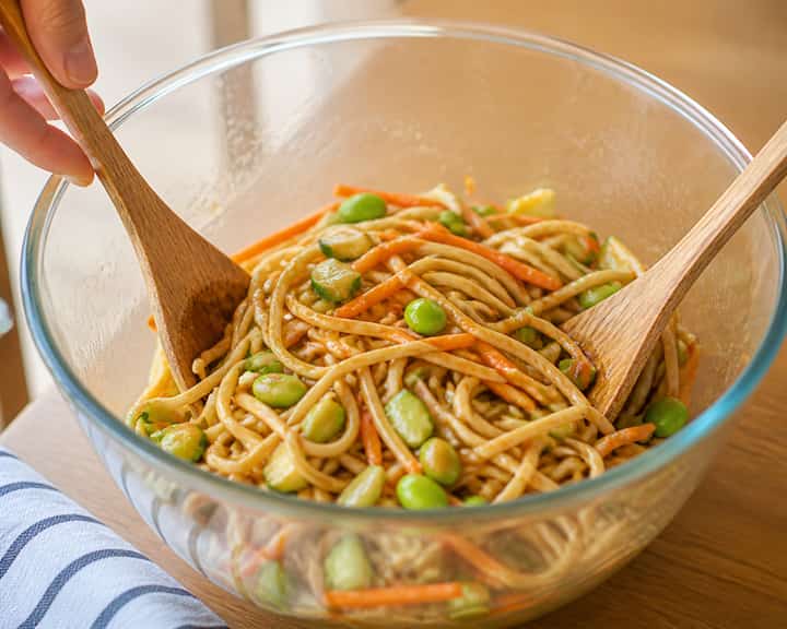 Veggie Noodle Lunch Boxes cooking step 4: Bring it together.